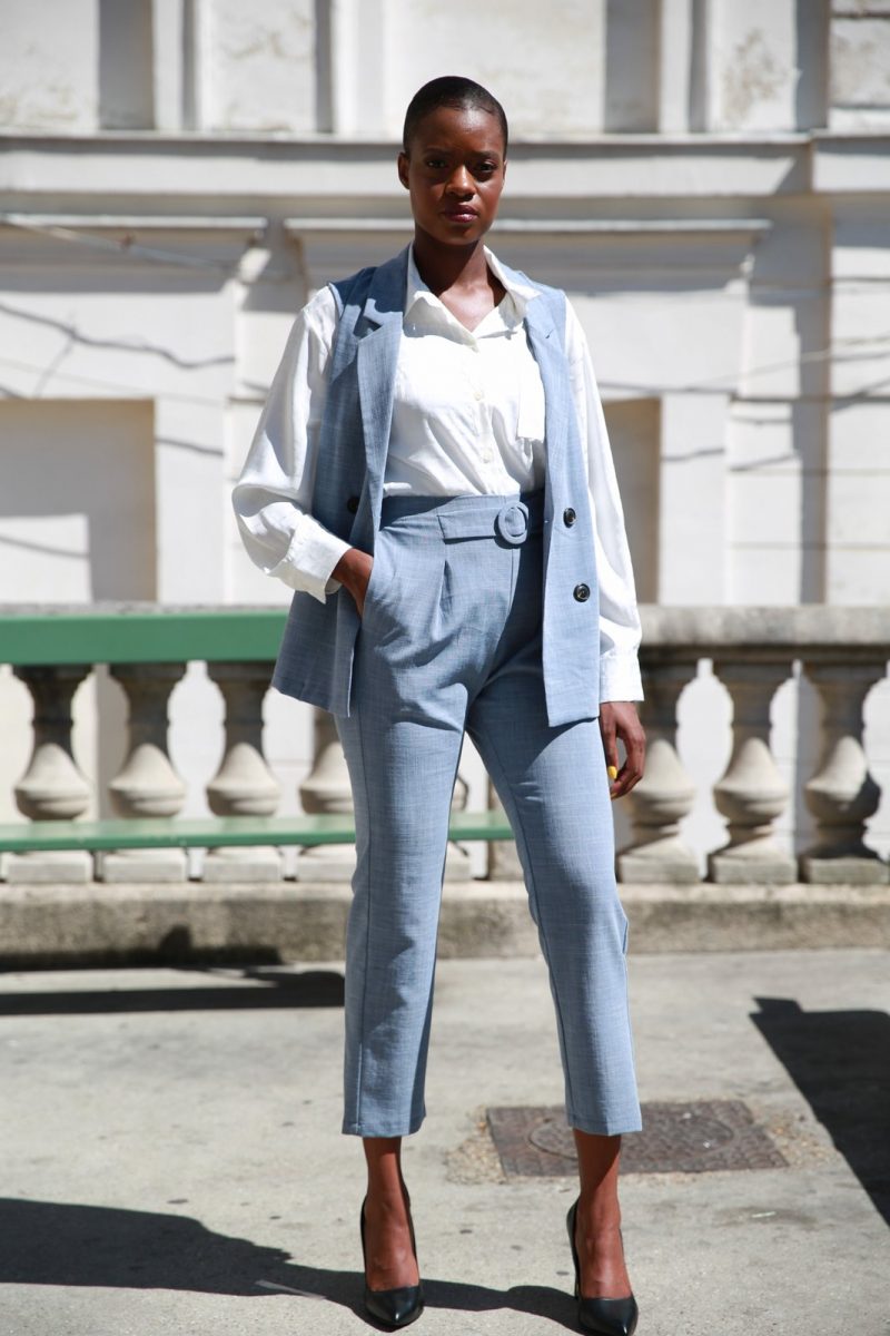 ensemble tailleur bleu ciel