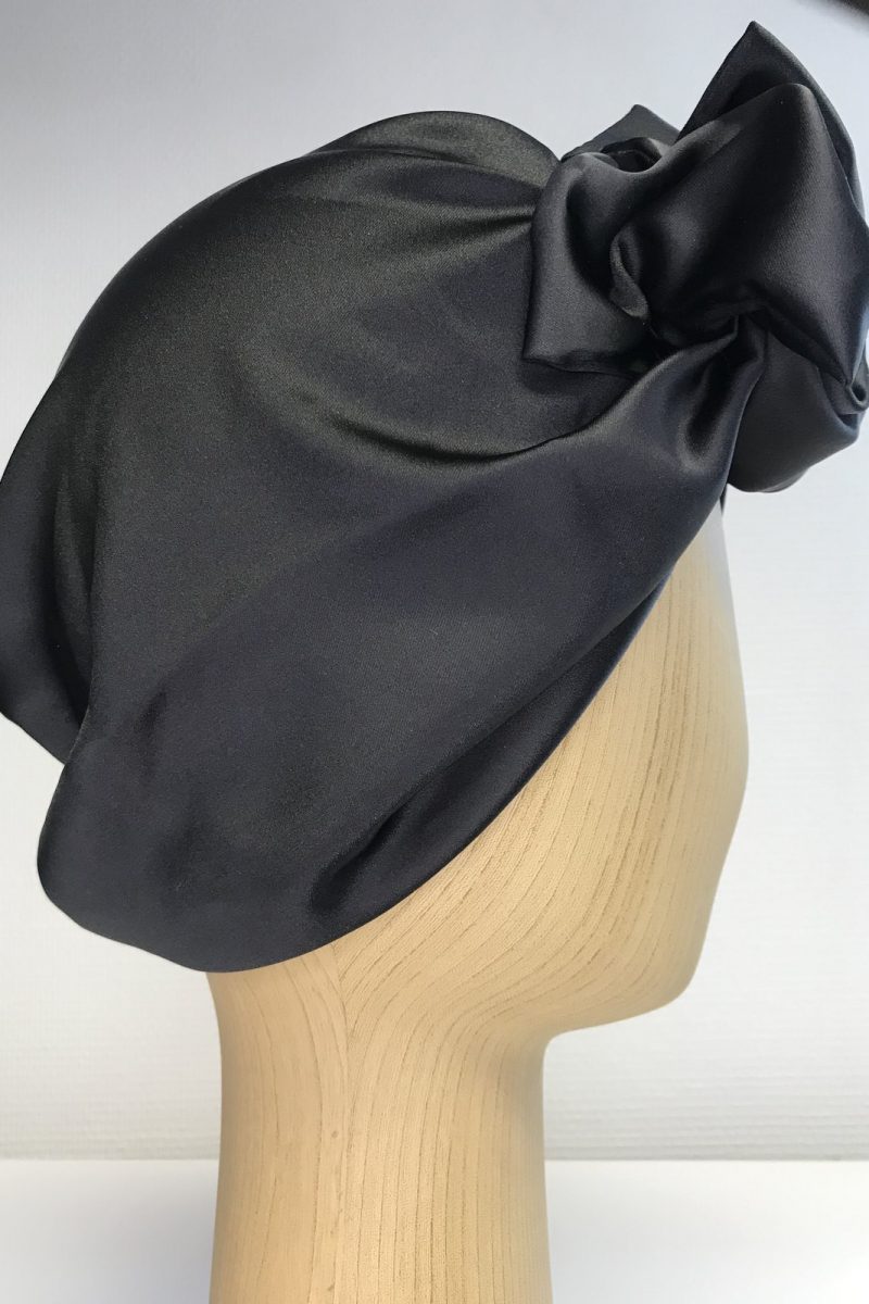 Turban satiné noir