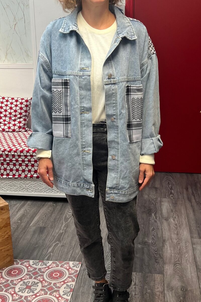 Veste en jean et Keffieh noir