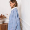 Chemise oversize rayée bleu et rouge Niyya
