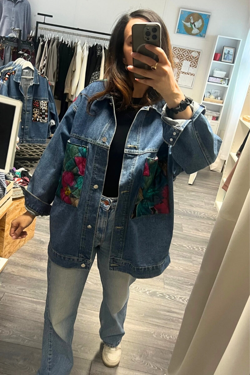 Veste jean foncé et Tissu matelassé vert