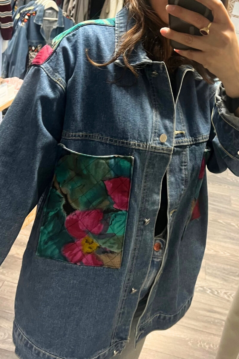 Veste jean foncé et Tissu matelassé vert