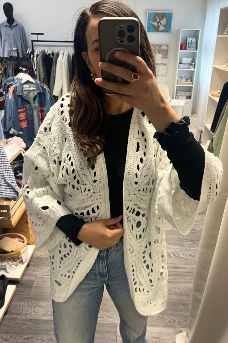 Gilet long oversize crochet blanc Niyya