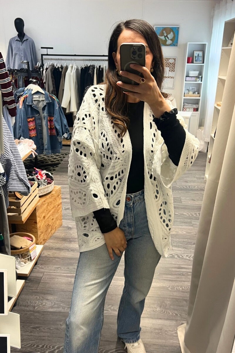 Gilet long oversize crochet blanc Niyya