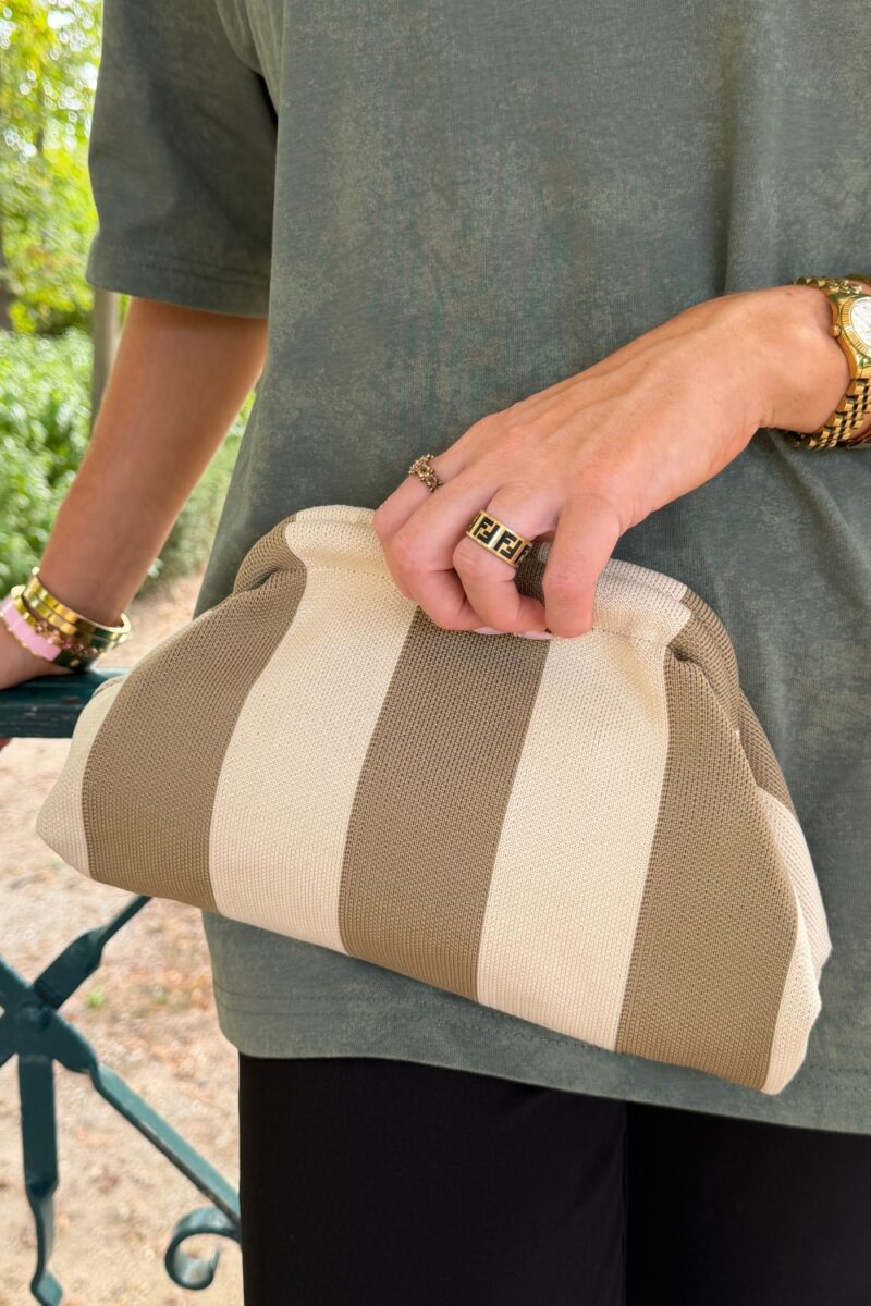 Pochette Riviera rayée taupe et écru