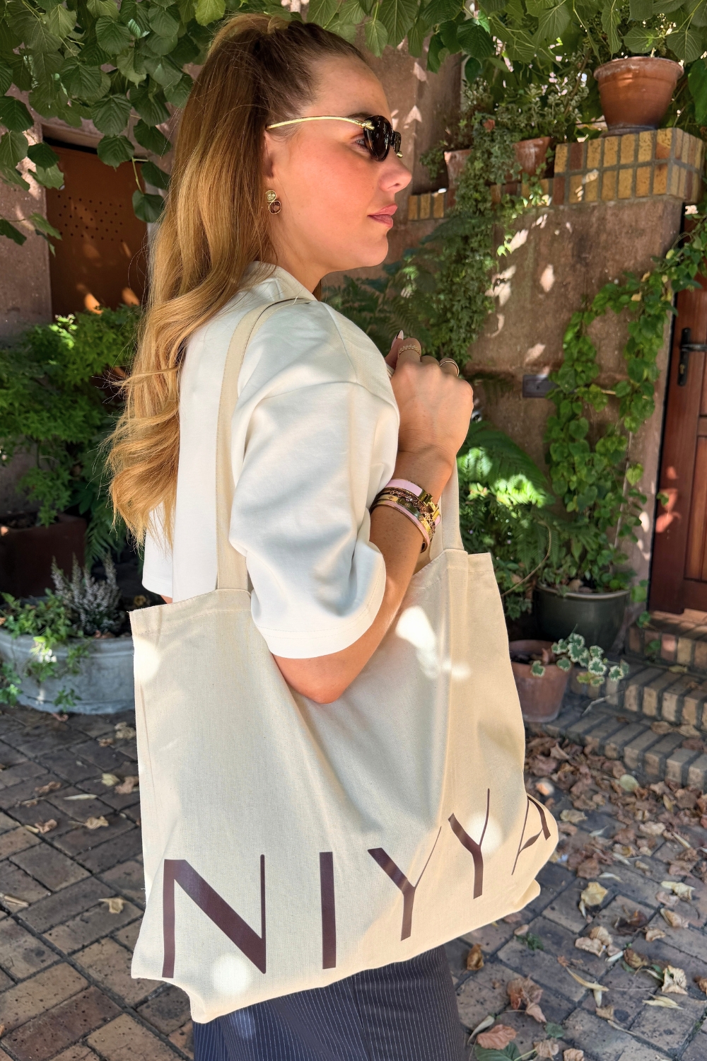 Tote bag Niyya écru et marquage choco