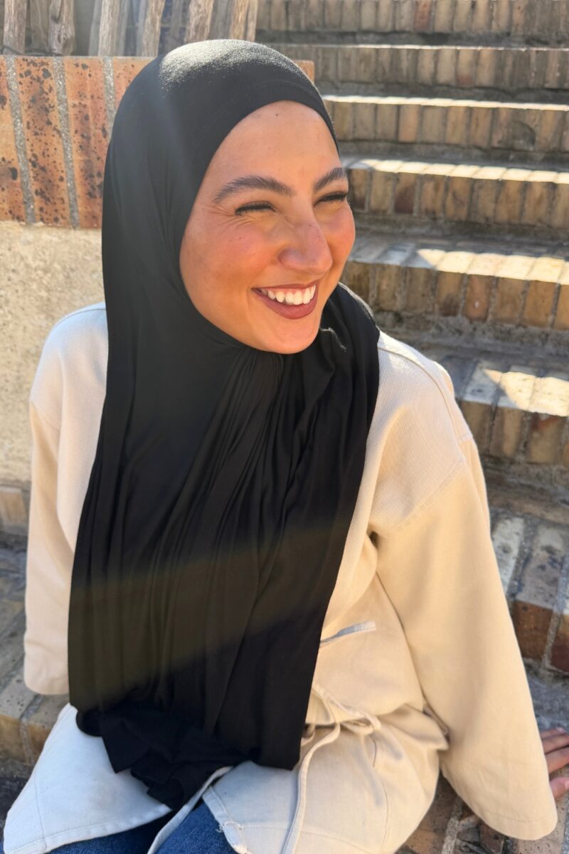 Foulard long noir en viscose | Niyya Paris