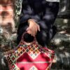 Panier rouge Algeria à motifs graphiques